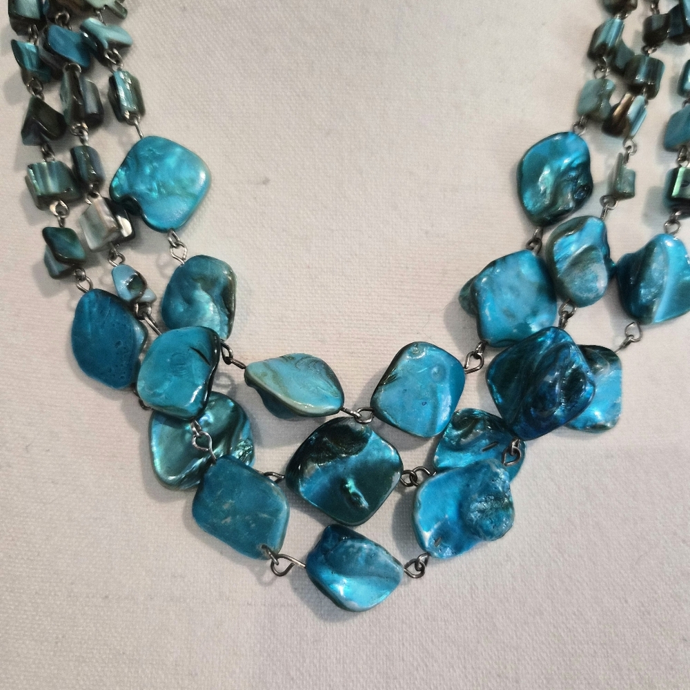 NY & Co. Bright Turquoise Necklace Multi Strand Beaded Shell Layered Adjustable - Picture 8 of 8